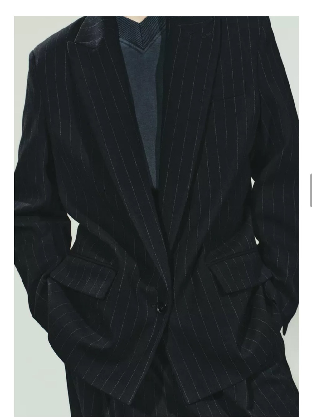 TREND NWT ZARA 2025 PINSTRIPE BLAZER size M
🚨firm price no discount - Picture 4 of 16